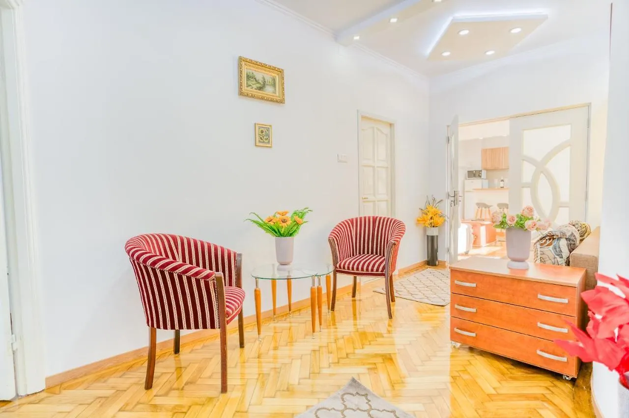شقة Suvenir Chic - Fusion Of Modern Elegance & Harmony بوخارست