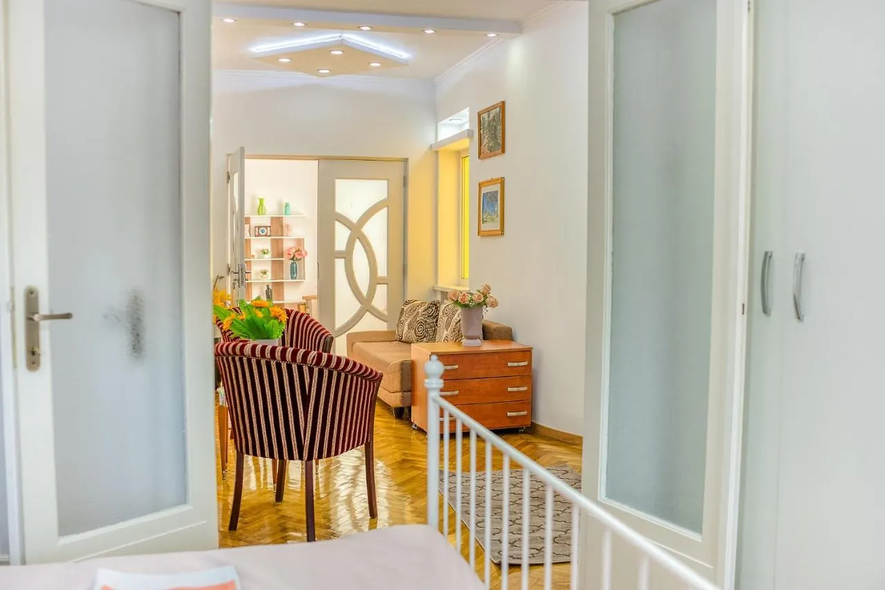 Suvenir Chic - Fusion Of Modern Elegance & Harmony Apartment Bucharest